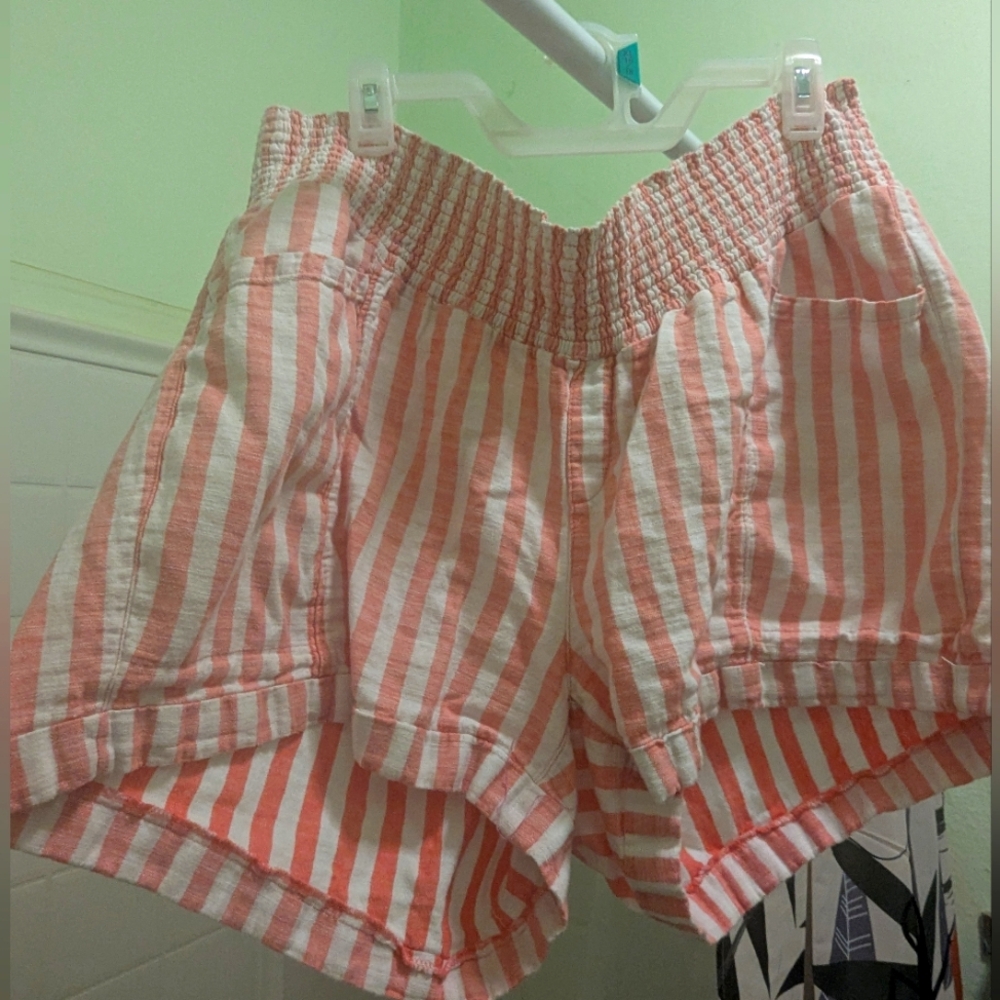 Old Navy Maternity/Plus size Linen Shorts